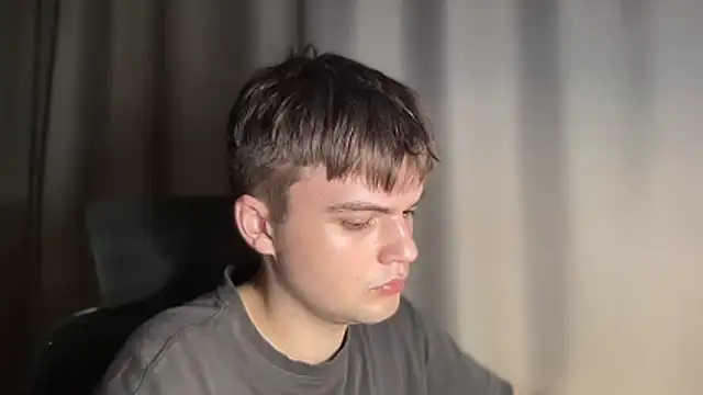 superfluboy  online show from November 18, 2025, 5:05 pm