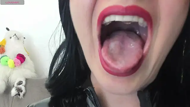 queen fetish online show from March 10, 2025, 11:38 pm