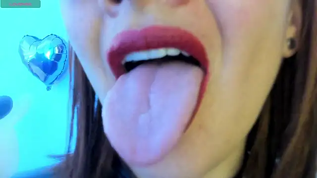 Snapshot of queen_fetish chatting on May 18, 2026, 7:29 pm queen fetish online show from May 18, 2026, 7:29 pm