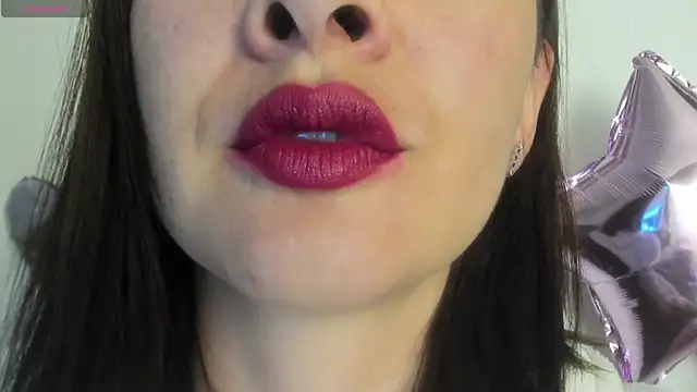 Snapshot of queen_fetish chatting on June 12, 2026, 10:35 am queen fetish online show from June 12, 2026, 10:35 am