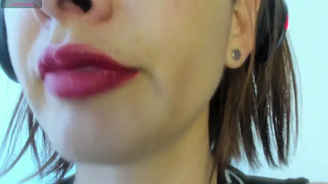 Snapshot of queen_fetish chatting on May 6, 2026, 4:22 pm queen fetish online show from May 6, 2026, 4:22 pm