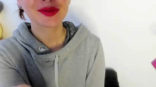 Snapshot of queen_fetish chatting on May 13, 2026, 4:25 pm queen fetish online show from May 13, 2026, 4:25 pm