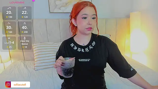 Snapshot of Atenea_cuteee chatting on December 4, 2025, 2:10 am Atenea cuteee online show from December 4, 2025, 2:10 am