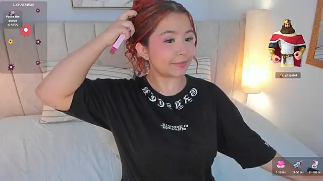 Atenea cuteee online show from April 11, 2026, 7:50 pm