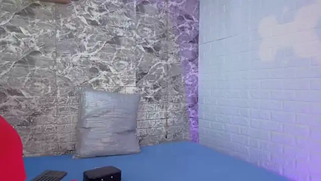 CarolRodriguez  online show from October 13, 2025, 5:03 pm