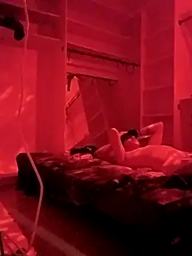 prettyboi6992 online show from April 3, 2026, 6:42 am