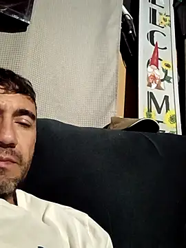 prettyboi6992 online show from April 7, 2026, 7:54 am