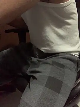 Snapshot of dedooelgrande chatting on November 30, 2025, 8:37 am dedooelgrande online show from November 30, 2025, 8:37 am