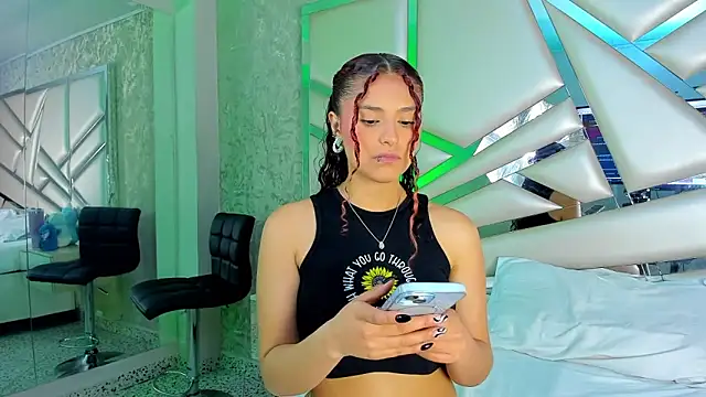 Miia002 online show from November 25, 2025, 4:02 am