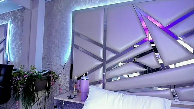 Miia002 online show from March 18, 2025, 10:58 pm