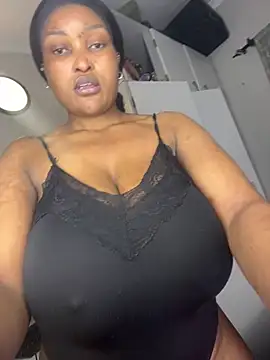 Bustygoddess32 online show from July 4, 2026, 6:12 pm