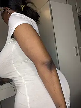 Bustygoddess32 online show from February 19, 2026, 10:18 pm