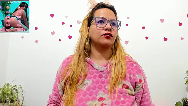 hazel 34 online show from September 23, 2025, 8:43 am