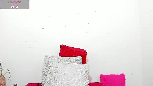 hazel 34 online show from April 15, 2026, 8:53 am