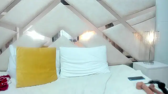 eva loreti online show from March 14, 2025, 1:57 pm