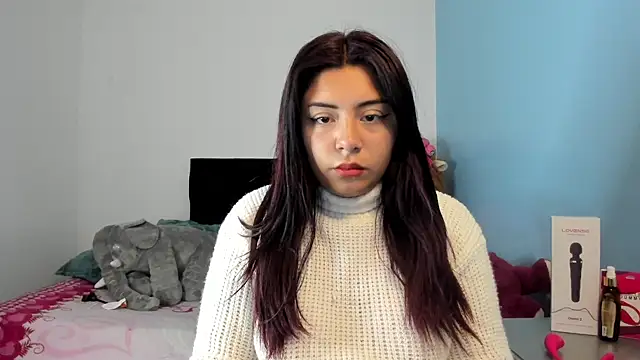 Snapshot of Charlotte_cutee18 chatting on June 1, 2026, 11:21 am Charlotte cutee18 online show from June 1, 2026, 11:21 am