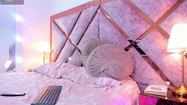 Jennalove  online show from April 8, 2026, 10:00 pm