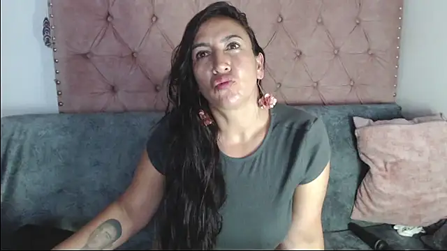 Snapshot of missbella1 chatting on October 26, 2025, 9:37 pm missbella1 online show from October 26, 2025, 9:37 pm