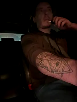 Snapshot of KristiDan chatting on December 2, 2025, 4:19 pm KristiDan online show from December 2, 2025, 4:19 pm