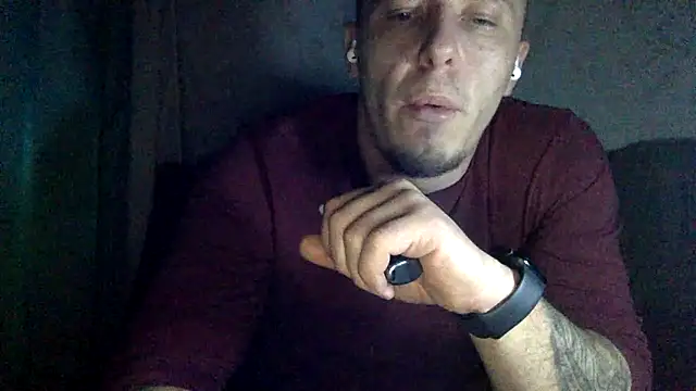 Snapshot of KristiDan chatting on December 15, 2025, 9:53 pm KristiDan online show from December 15, 2025, 9:53 pm