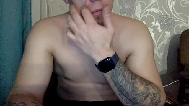 Snapshot of KristiDan chatting on December 21, 2025, 11:05 pm KristiDan online show from December 21, 2025, 11:05 pm