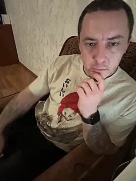 Snapshot of KristiDan chatting on March 4, 2026, 1:46 am KristiDan online show from March 4, 2026, 1:46 am