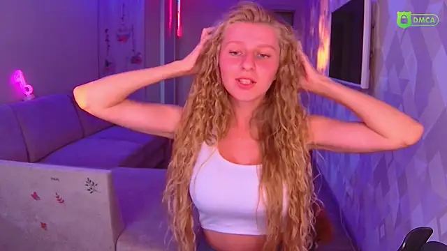 AmaliaQueen online show from September 22, 2025, 3:07 pm