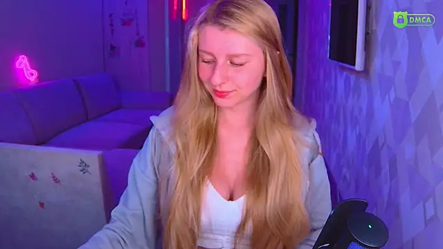 AmaliaQueen online show from November 7, 2025, 1:59 pm