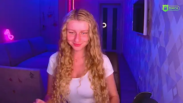 AmaliaQueen online show from October 4, 2025, 3:35 pm