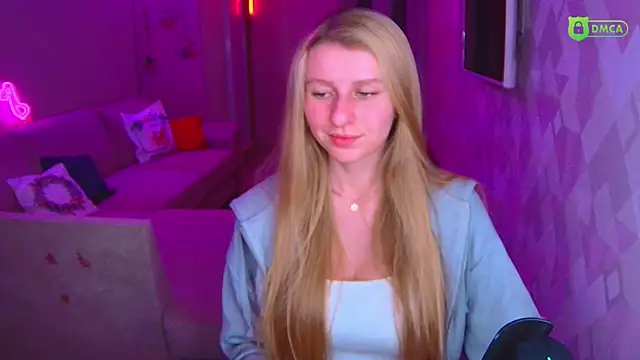 AmaliaQueen online show from December 21, 2025, 2:30 pm