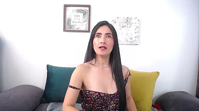 JainaRogers online show from April 2, 2026, 6:14 pm