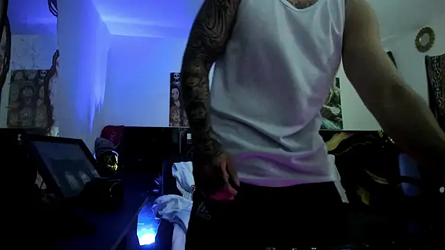 Snapshot of Sisoyalejo420 chatting on November 19, 2025, 1:27 am Sisoyalejo420 online show from November 19, 2025, 1:27 am