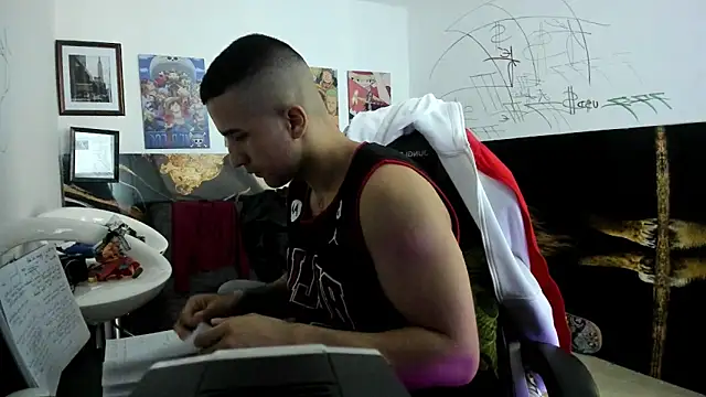 Snapshot of Sisoyalejo420 chatting on October 20, 2025, 1:33 pm Sisoyalejo420 online show from October 20, 2025, 1:33 pm