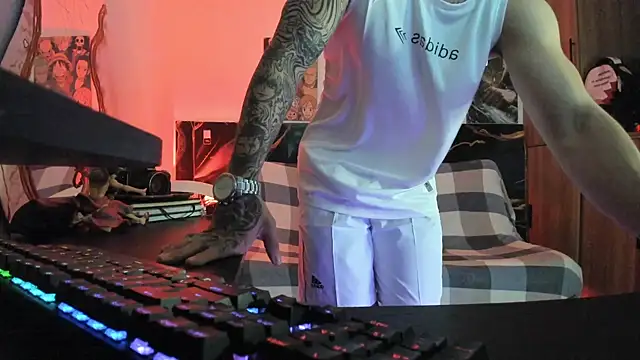 Snapshot of Sisoyalejo420 chatting on January 10, 2026, 1:01 am Sisoyalejo420 online show from January 10, 2026, 1:01 am