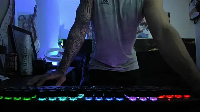 Snapshot of Sisoyalejo420 chatting on December 17, 2025, 1:10 am Sisoyalejo420 online show from December 17, 2025, 1:10 am