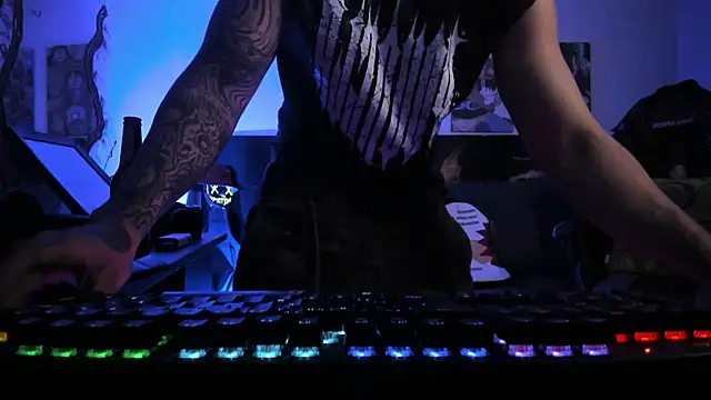 Snapshot of Sisoyalejo420 chatting on December 1, 2025, 10:05 am Sisoyalejo420 online show from December 1, 2025, 10:05 am