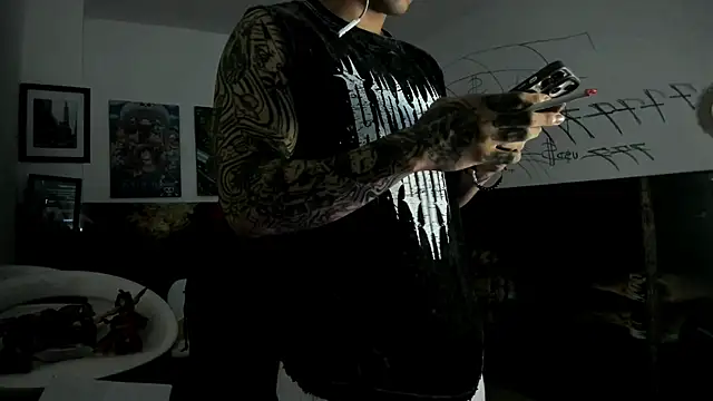 Snapshot of Sisoyalejo420 chatting on October 26, 2025, 4:57 am Sisoyalejo420 online show from October 26, 2025, 4:57 am