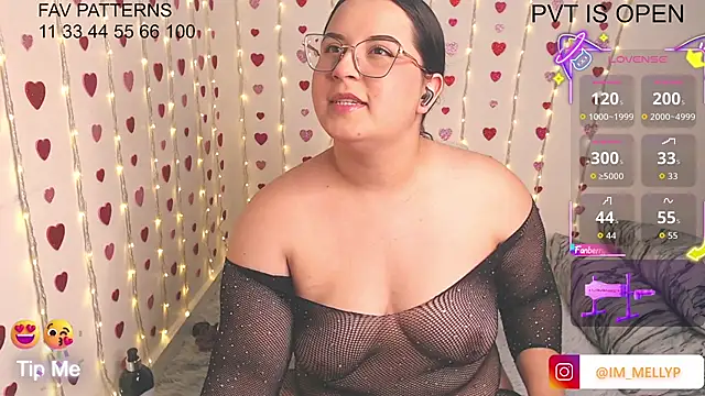 Snapshot of Mellyparker_ chatting on June 26, 2026, 3:40 pm Mellyparker online show from June 26, 2026, 3:40 pm
