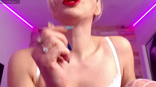 RileyLanna online show from October 4, 2025, 3:30 am