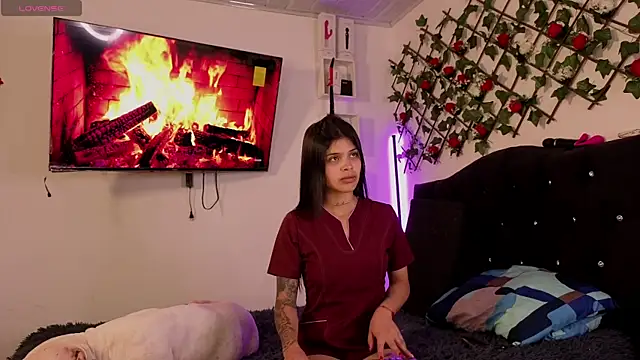 Alaia Asuka online show from October 6, 2025, 12:34 am