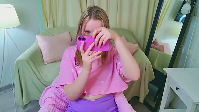 Beatrica Klein online show from April 11, 2026, 3:05 pm