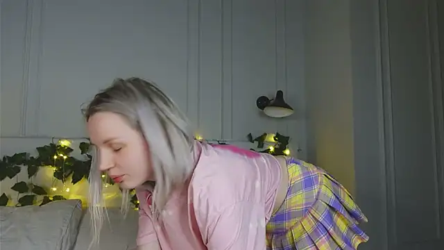 Beatrica Klein online show from March 22, 2025, 5:20 pm