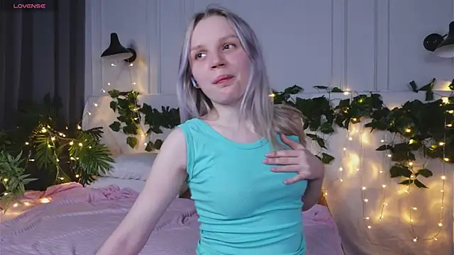 Beatrica Klein online show from March 11, 2025, 6:08 pm