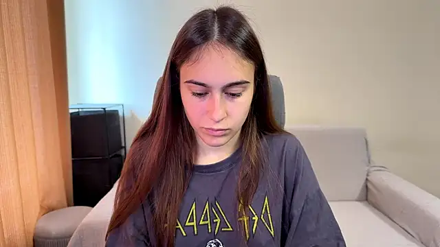 AliceKolltt online show from October 3, 2025, 10:17 am