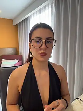 EmaSaenz online show from May 28, 2026, 9:43 pm
