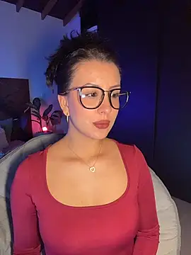 EmaSaenz online show from September 22, 2025, 9:32 pm