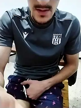 Zoro 23cm online show from November 18, 2025, 9:29 pm