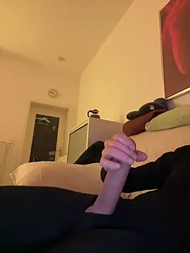 Snapshot of Frank22xx chatting on February 6, 2026, 8:49 pm Frank22xx online show from February 6, 2026, 8:49 pm