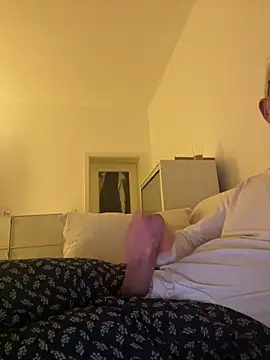 Snapshot of Frank22xx chatting on February 28, 2026, 9:03 pm Frank22xx online show from February 28, 2026, 9:03 pm