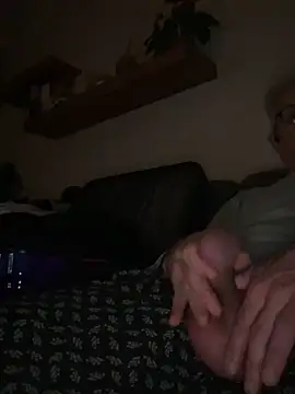 Snapshot of Frank22xx chatting on November 15, 2025, 9:08 pm Frank22xx online show from November 15, 2025, 9:08 pm